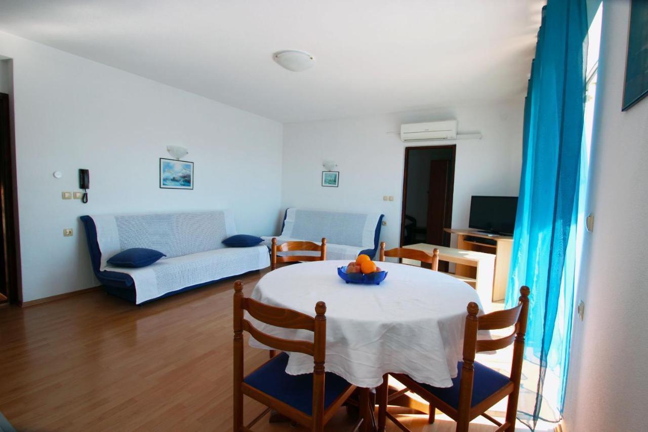 Apartments With A Parking Space Crikvenica - 5553 Eksteriør billede